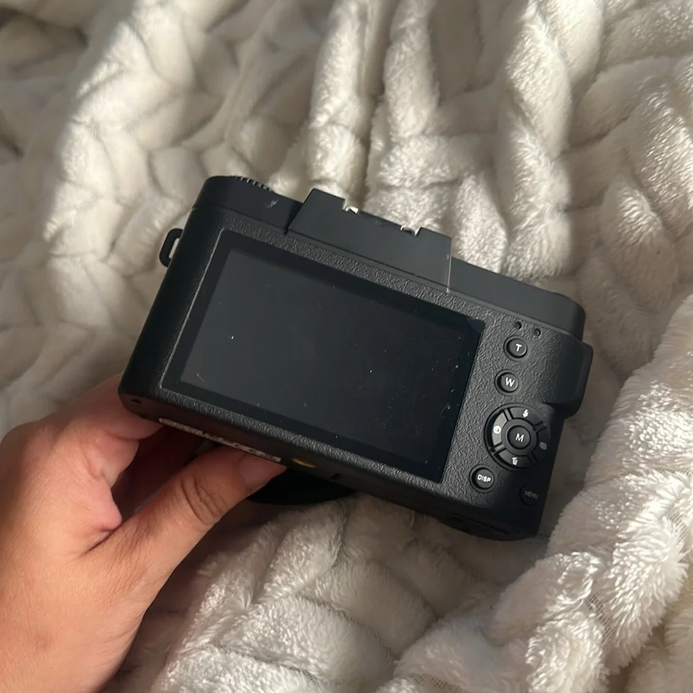 4k Digital Camera - Picture 2 of 4